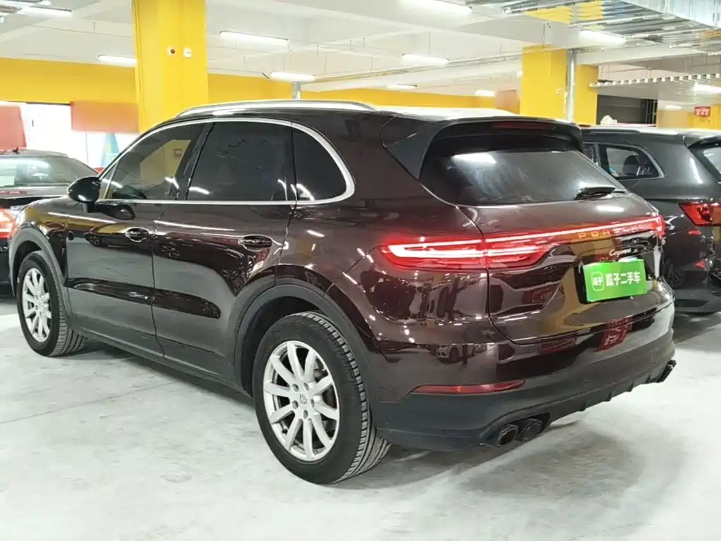 Porsche Cayenne — миниатюра 5