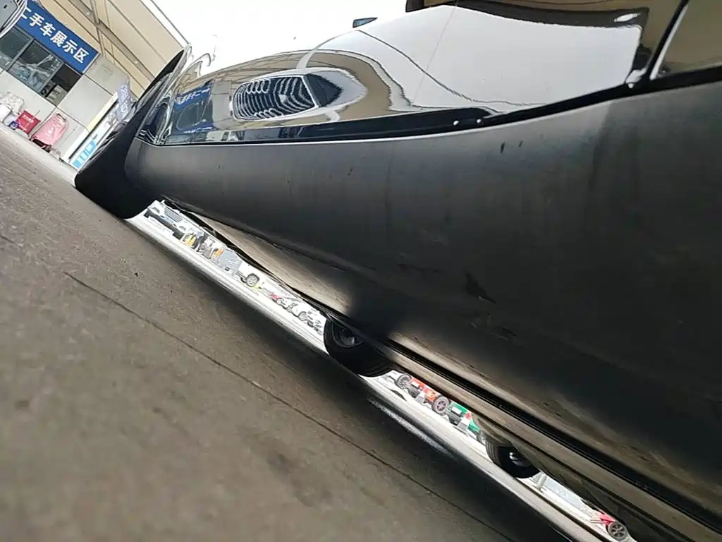 Tesla Model Y — миниатюра 21