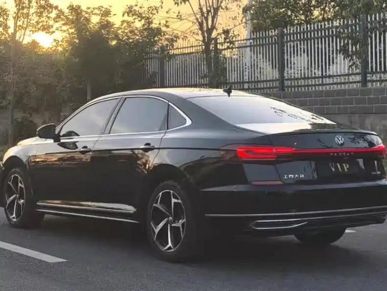 Volkswagen Passat 2023 330TSI Luxury