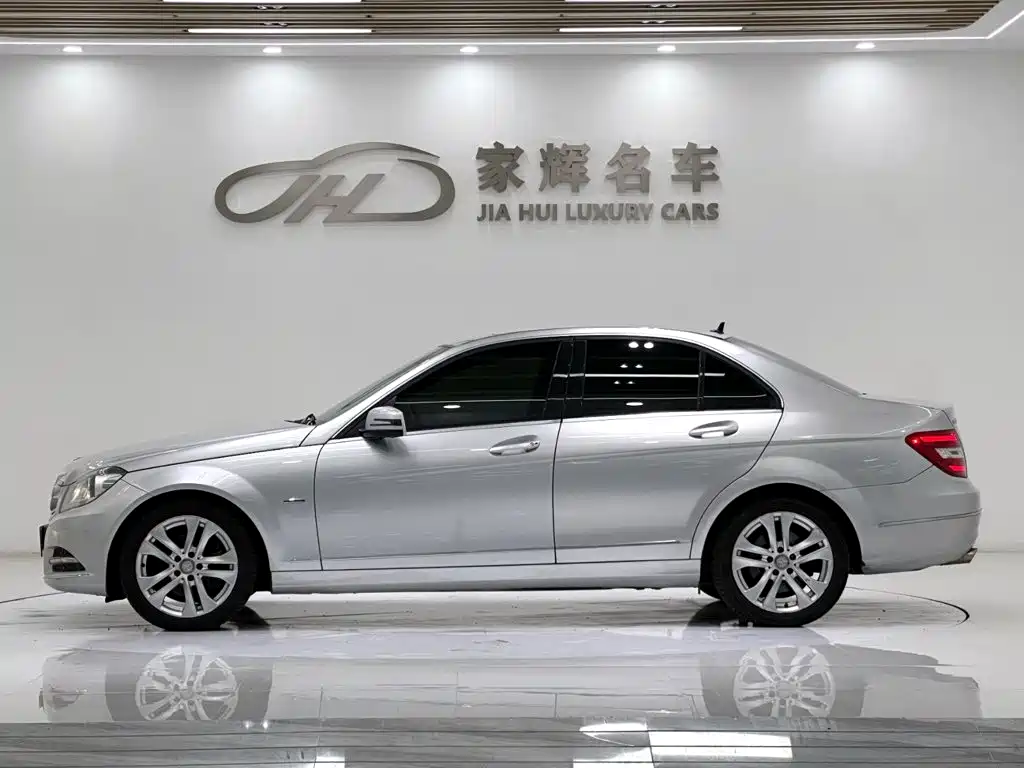 Mercedes-Benz C-Class — миниатюра 4