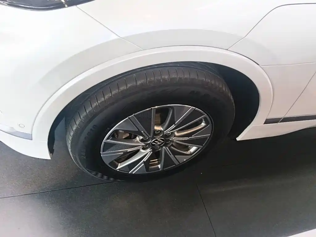 Buick E5 — миниатюра 23