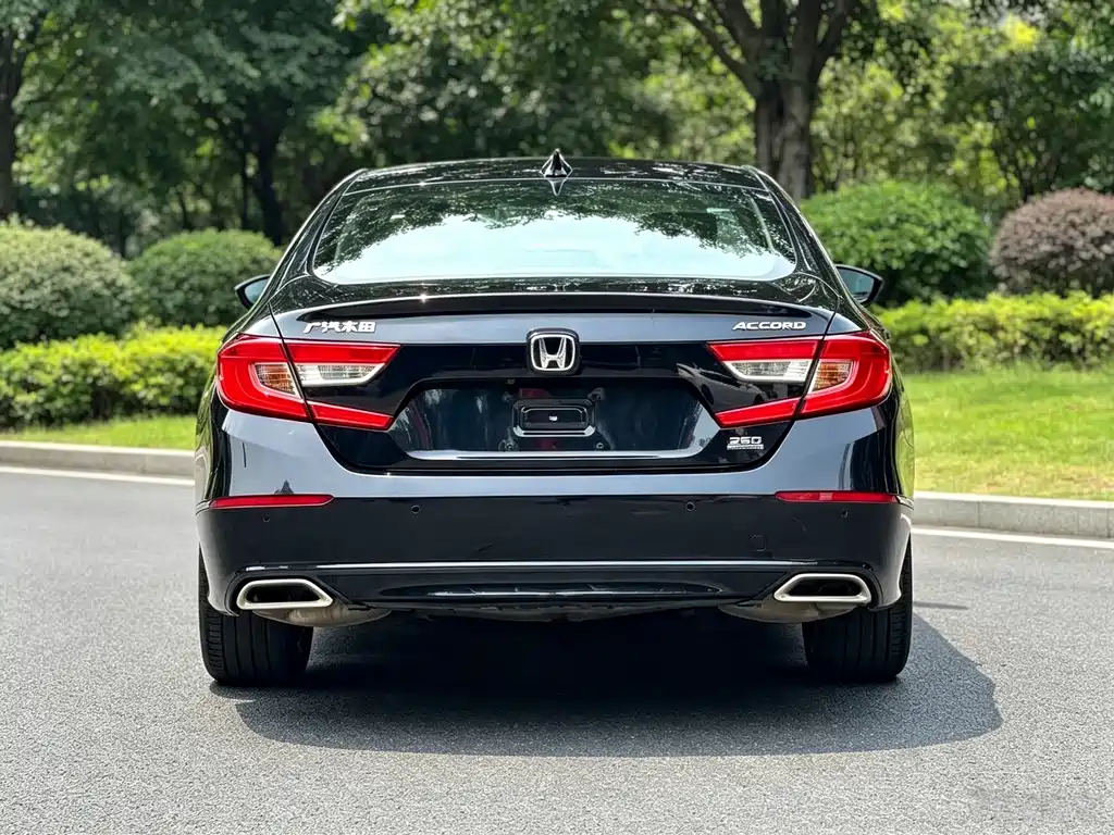 Honda Accord — миниатюра 8
