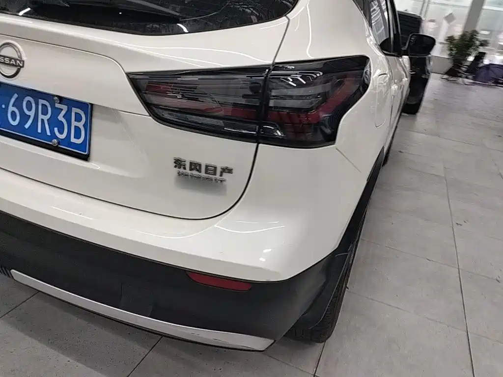 Nissan Qashqai — миниатюра 8
