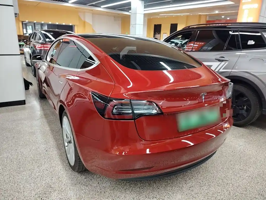 Tesla Model 3 — миниатюра 5