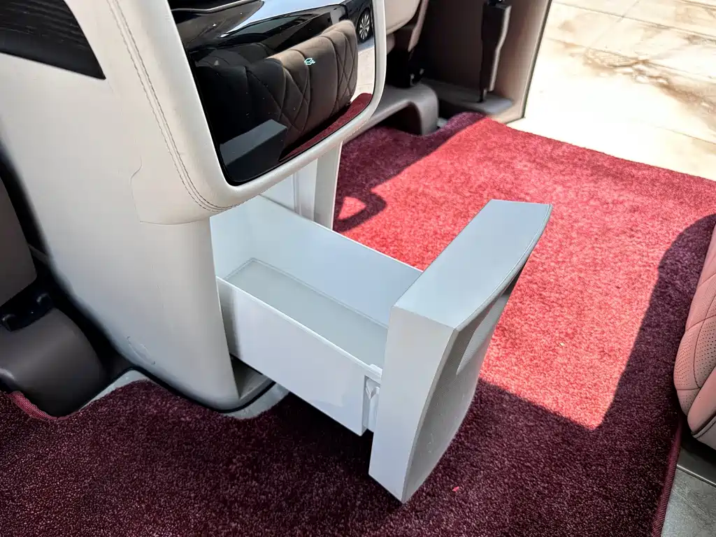 Denza Denza D9 — миниатюра 10