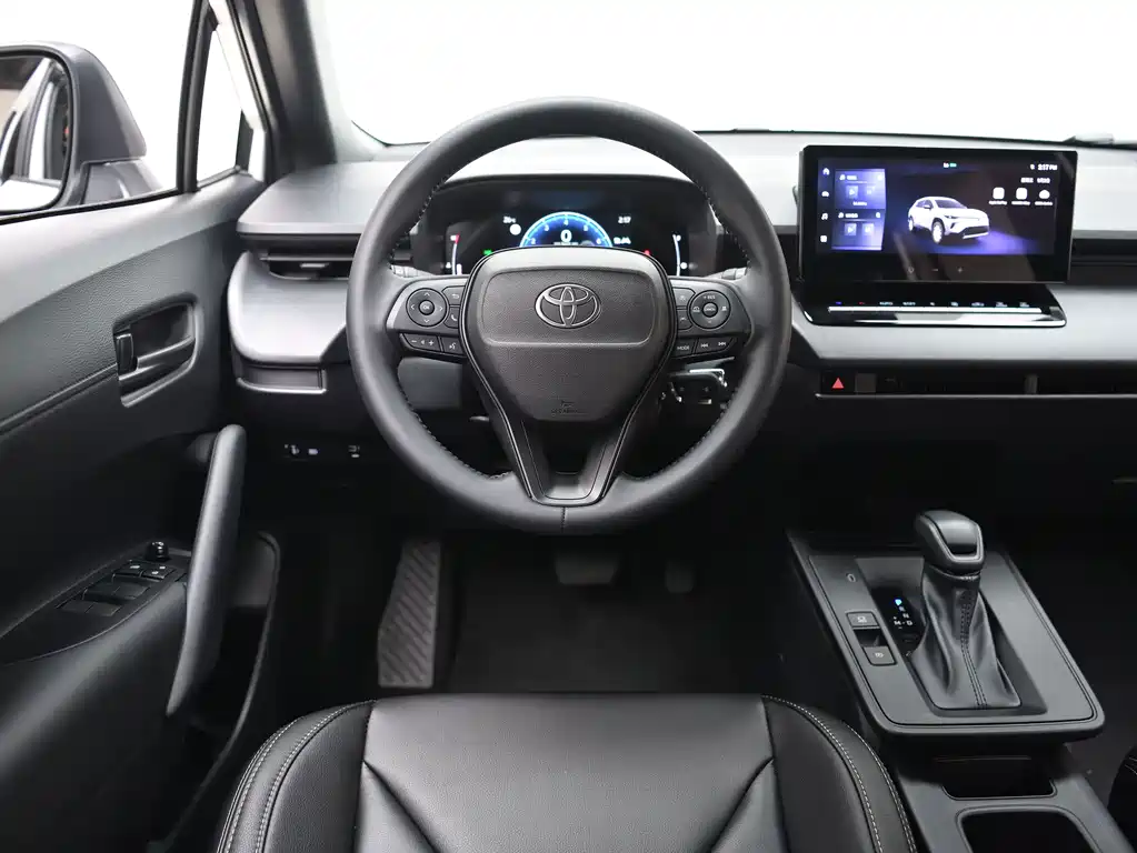 Toyota Corolla Cross — миниатюра 14