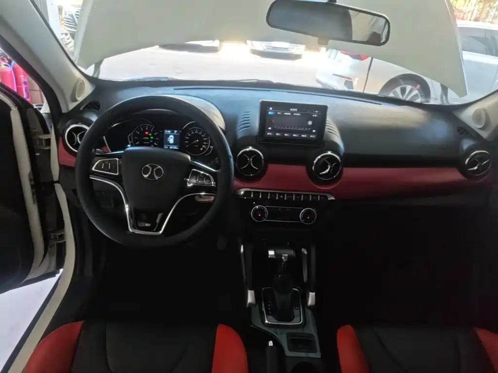 BAIC Senova X35 — миниатюра 10