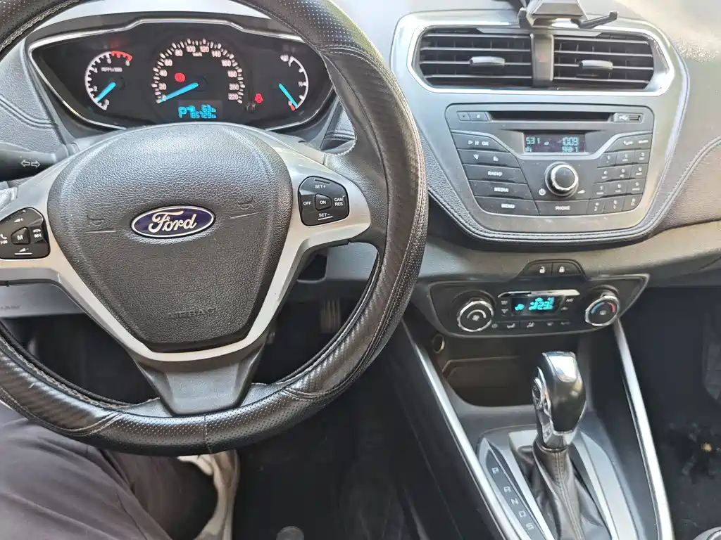 Ford Escort — миниатюра 6