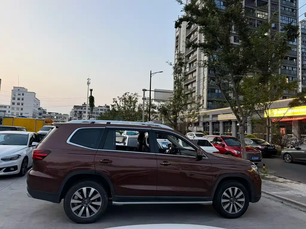 Roewe RX8 — миниатюра 16