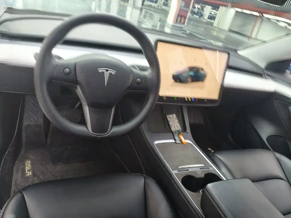 Tesla Model 3 — миниатюра 4