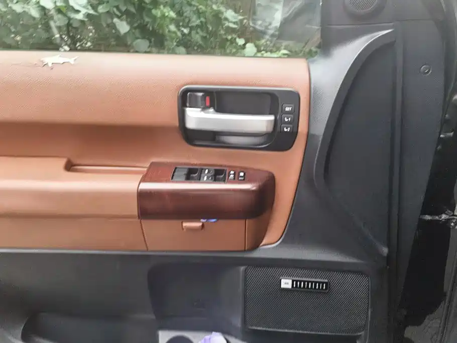 Toyota Sequoia — миниатюра 7