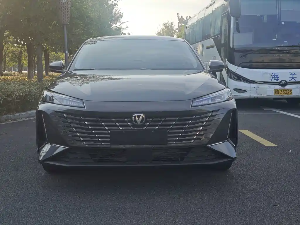 Changan Eado — миниатюра 2