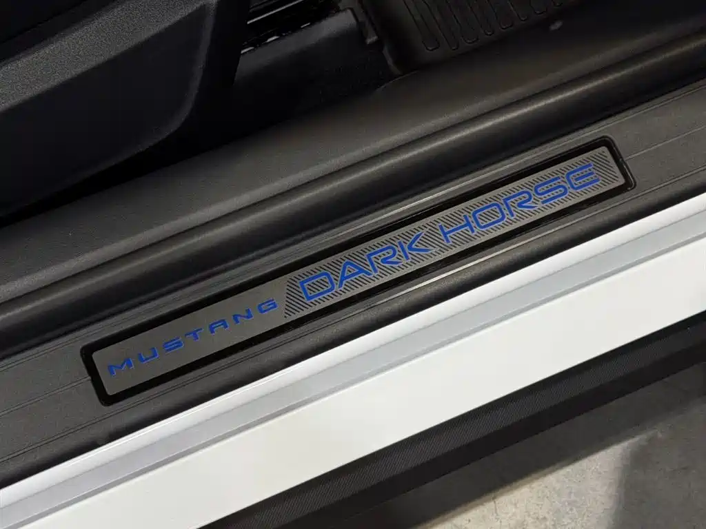 Ford Mustang 2024 5.0L V8 Dark Horse