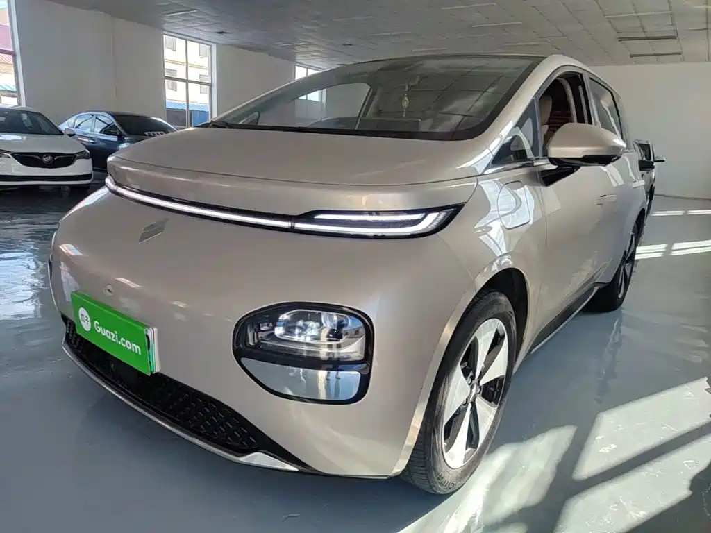 Baojun Yunduo — миниатюра 2