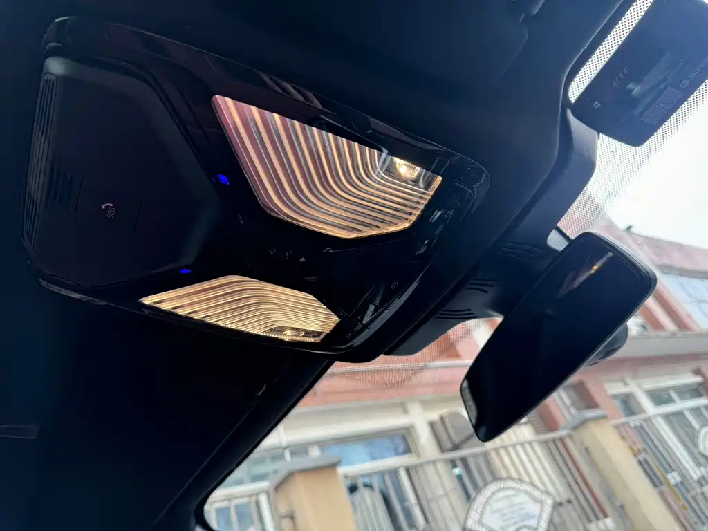 BMW 5 Series — миниатюра 12