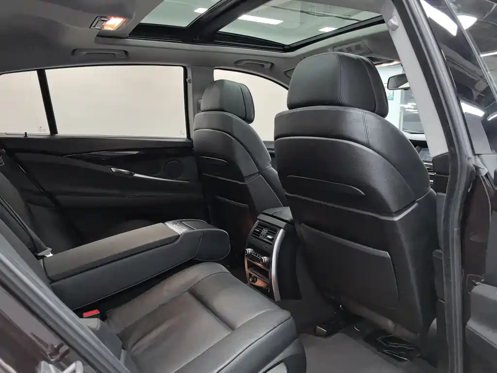 BMW 5 Series GT 5 GT 2010 535i Lead