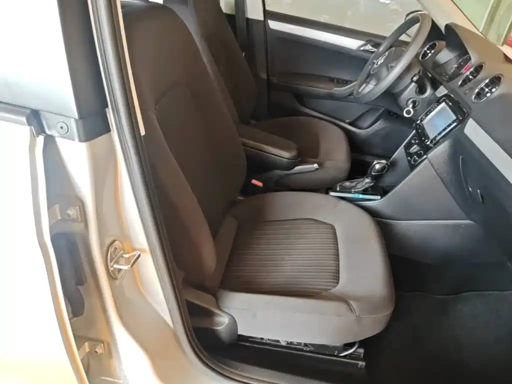 Volkswagen Jetta — миниатюра 25