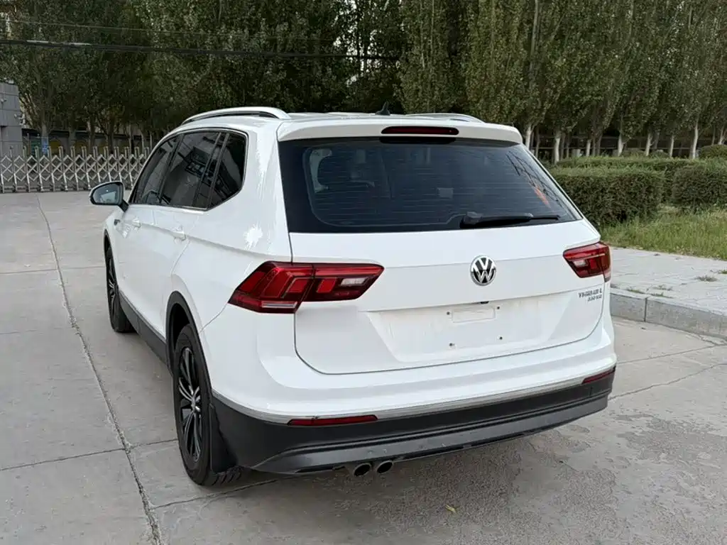Volkswagen Tiguan L — миниатюра 7