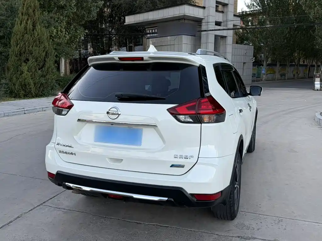 Nissan X-Trail — миниатюра 6