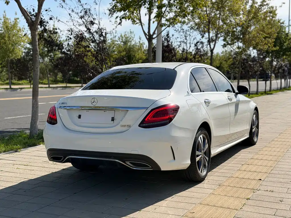 Mercedes-Benz C-Class — миниатюра 21
