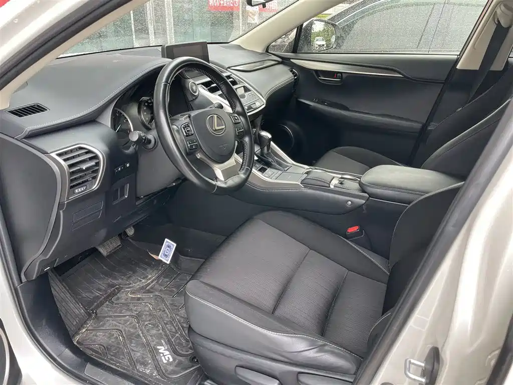 Lexus NX 2017 200