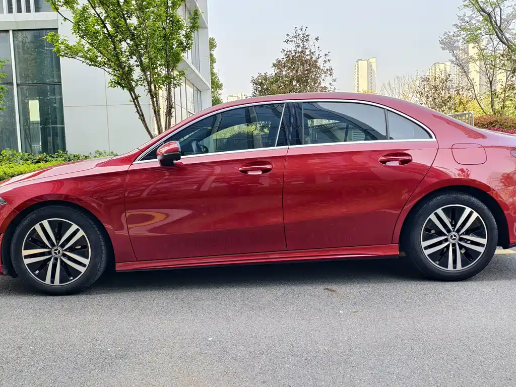Mercedes-Benz A-Class — миниатюра 9