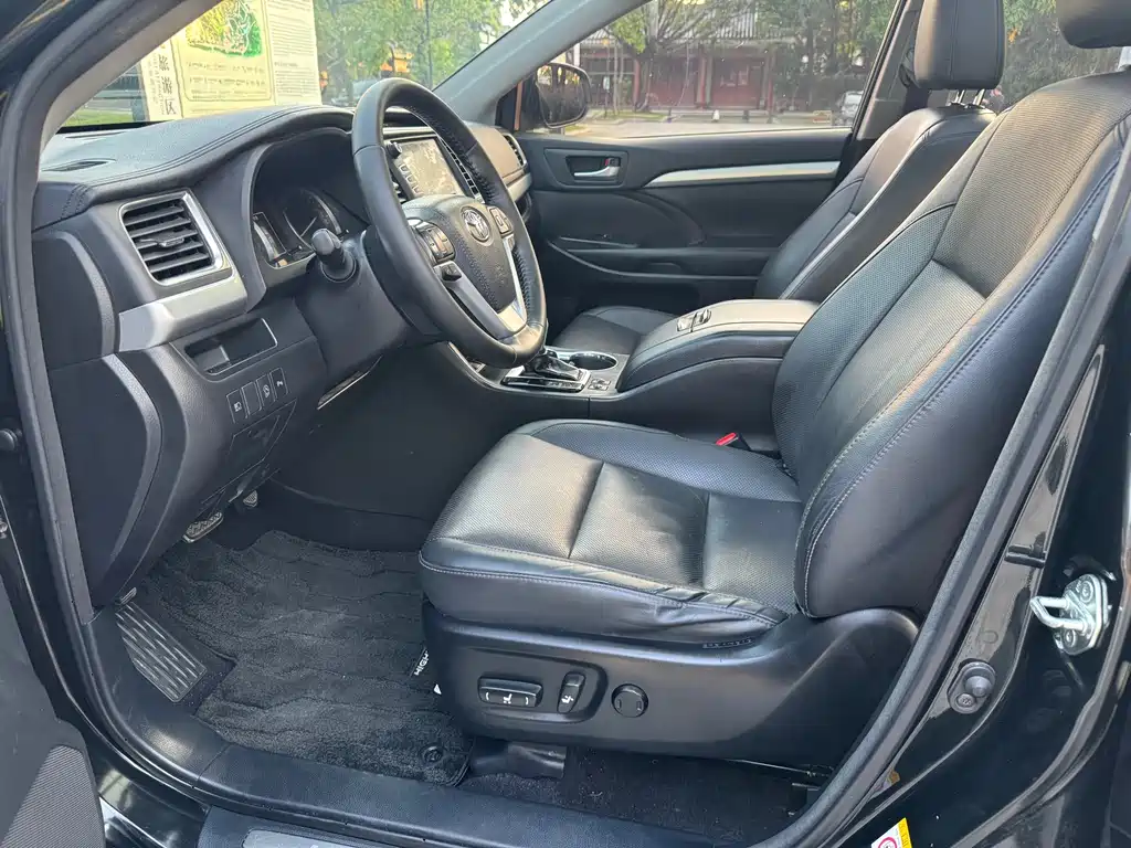 Toyota Highlander — миниатюра 4