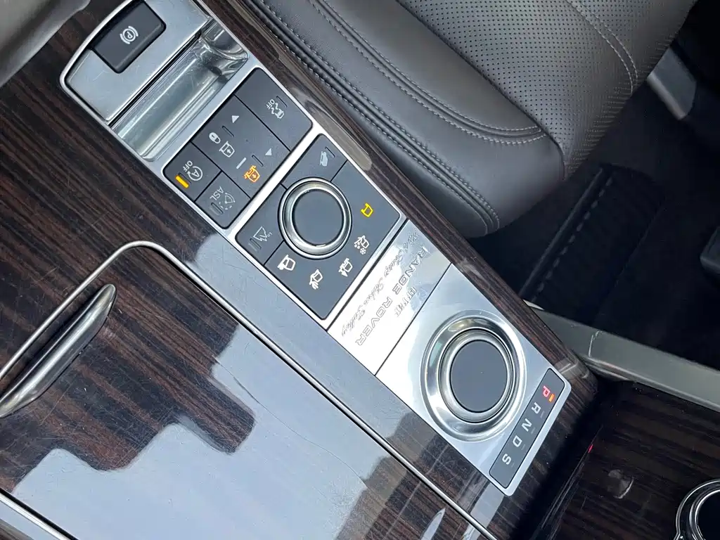 Land Rover Range Rover — миниатюра 16