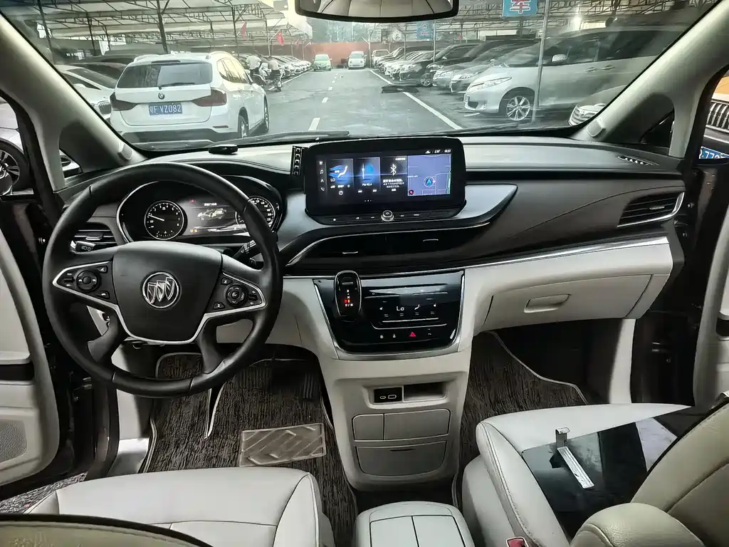Buick GL8 — миниатюра 9