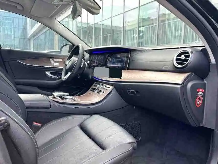 Mercedes-Benz E-Class — миниатюра 3