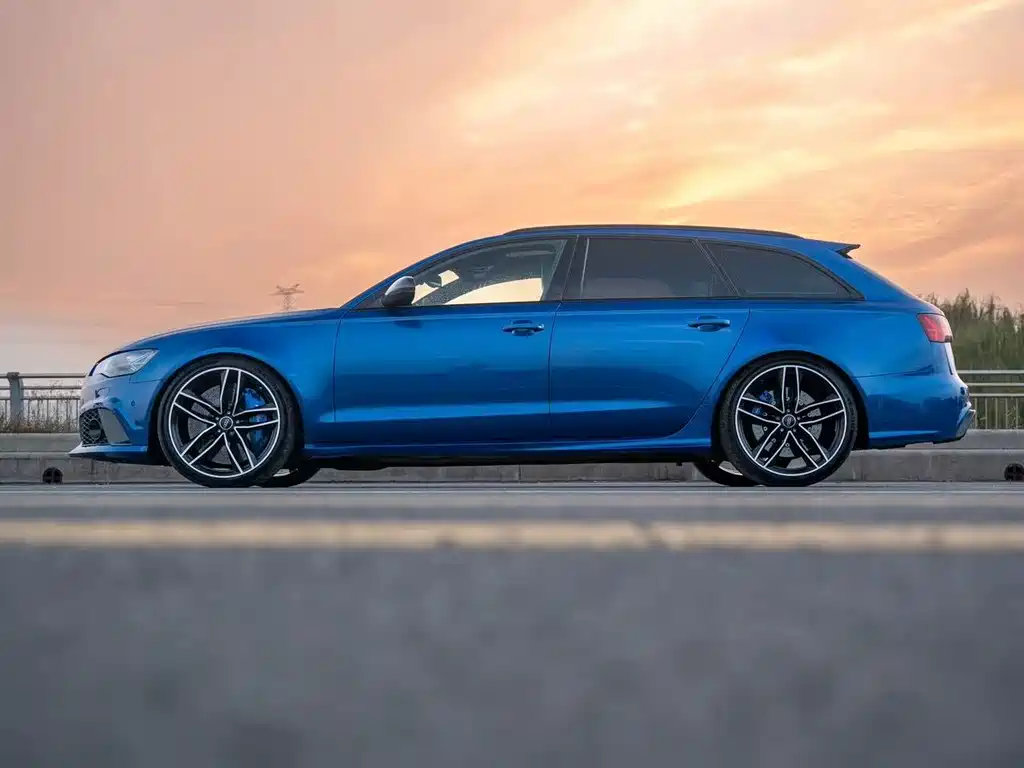 AUDI RS 6