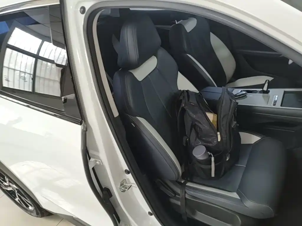 Geely Boyue L — миниатюра 25
