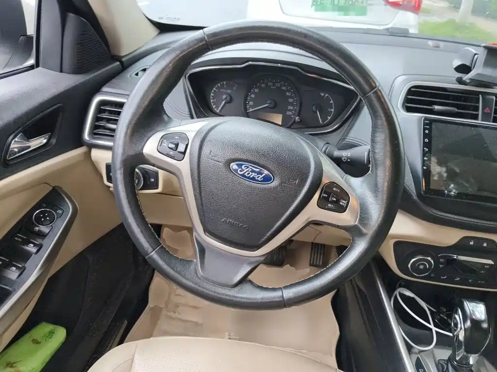 Ford Escort — миниатюра 11