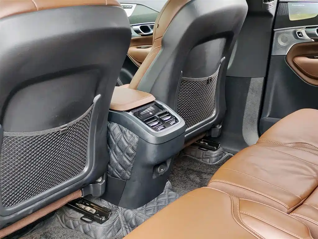 Volvo XC90 2021 B6 Luxury 7 мест