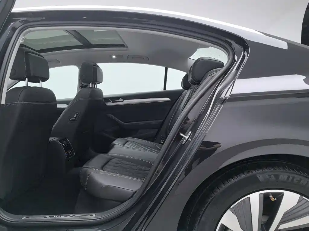 Volkswagen Magotan PHEV — миниатюра 15