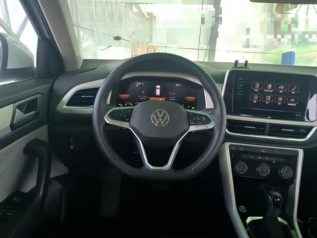 Volkswagen T-Roc — миниатюра 11