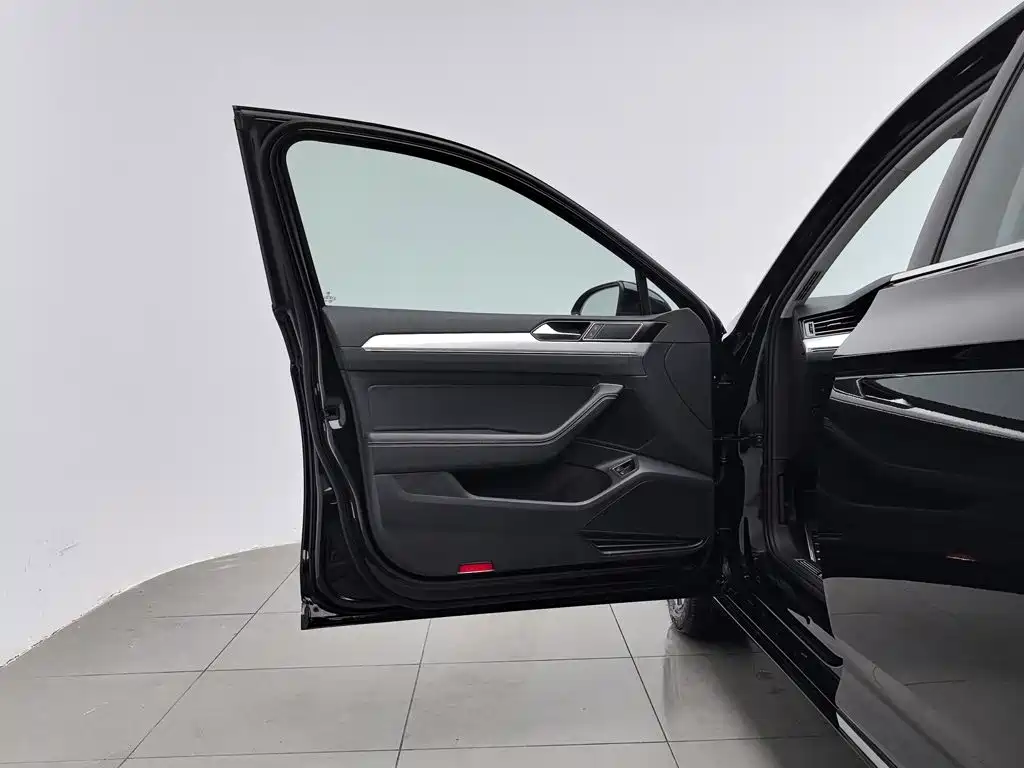 Volkswagen Magotan PHEV — миниатюра 8