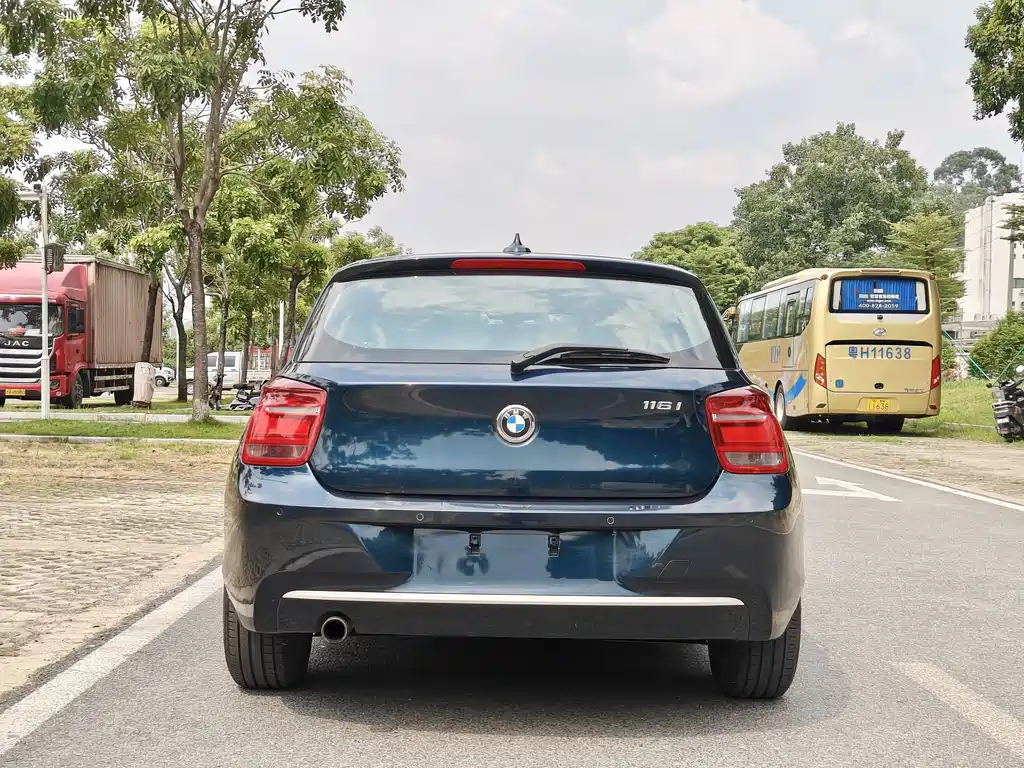 BMW 1 Series (Import) — миниатюра 6