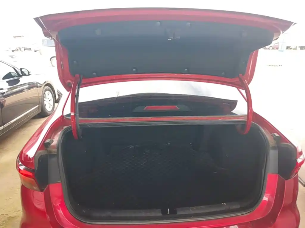Geely Emgrand — миниатюра 19