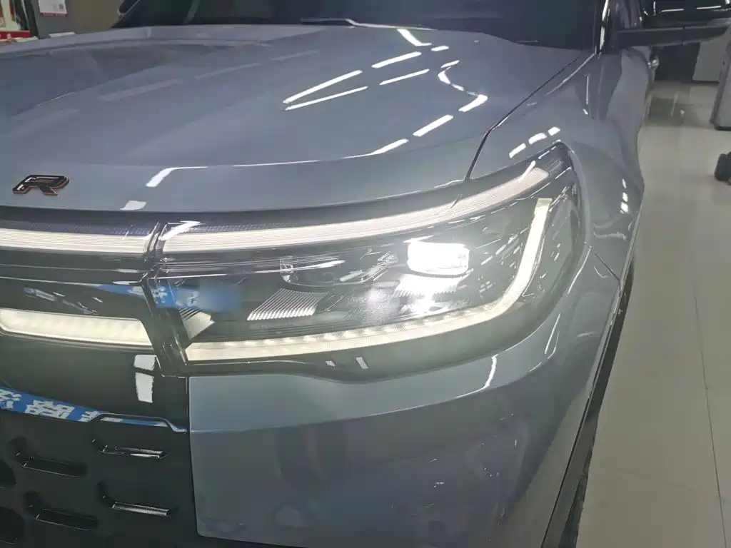 Ford Explorer — миниатюра 12