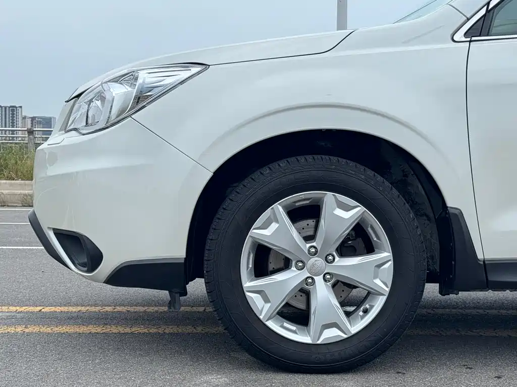 Subaru Forester 2013 2.5i AT Luxury