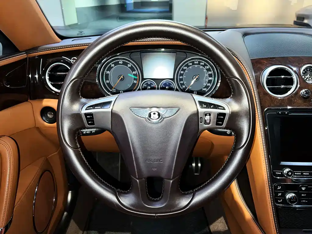 Bentley Flying Spur — миниатюра 10