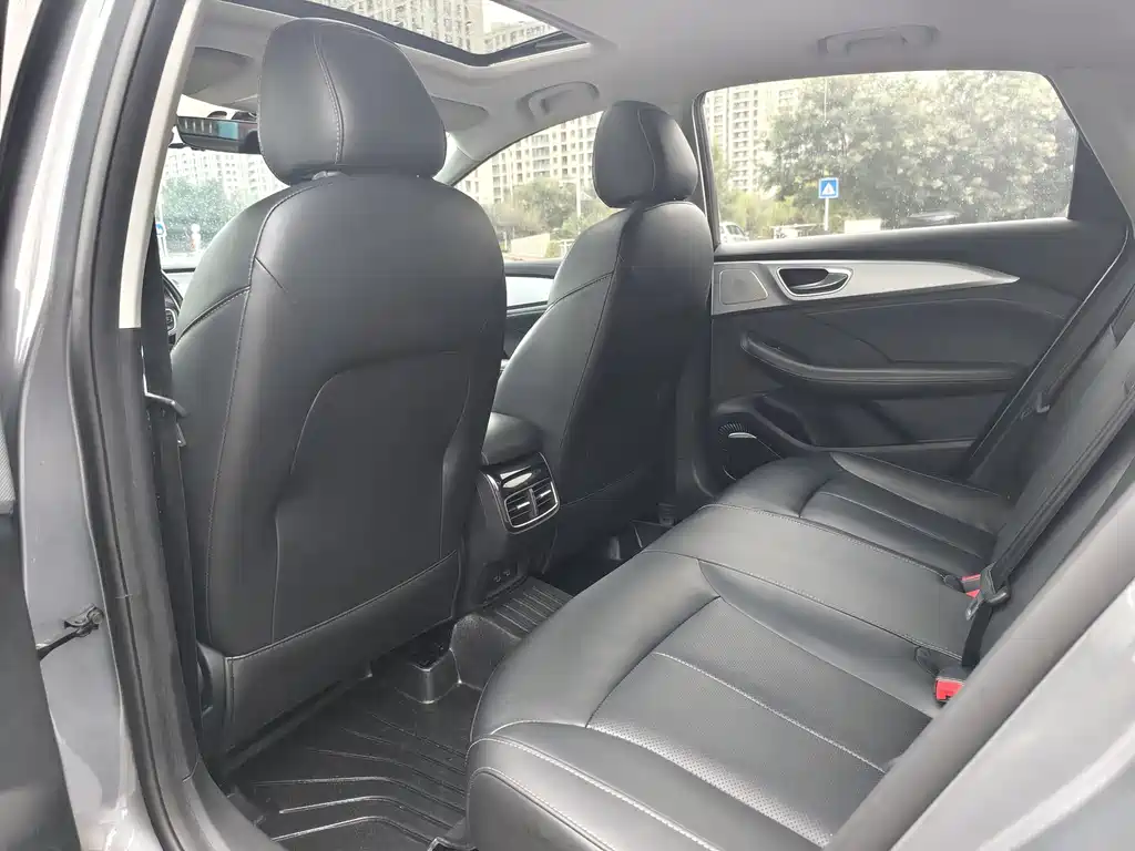 Roewe i6 MAX New Energy — миниатюра 10
