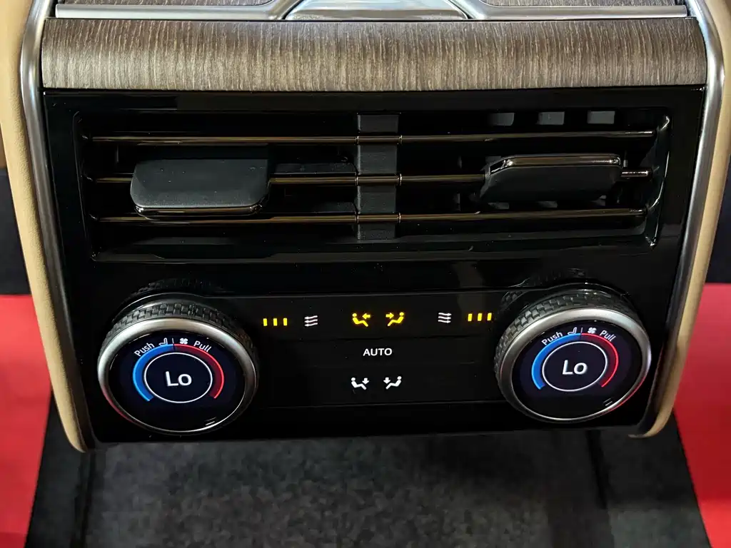 Land Rover Range Rover — миниатюра 25