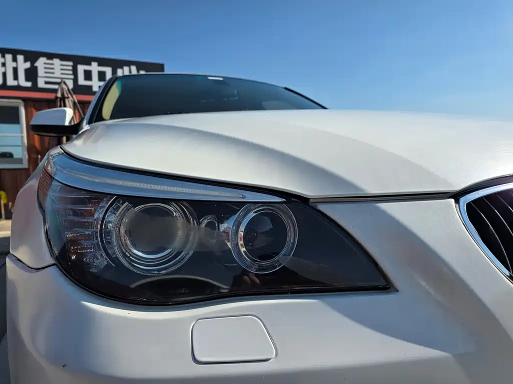 BMW 5 Series — миниатюра 12