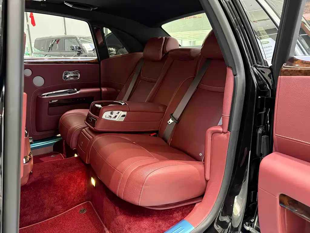 Rolls-Royce Ghost — миниатюра 6