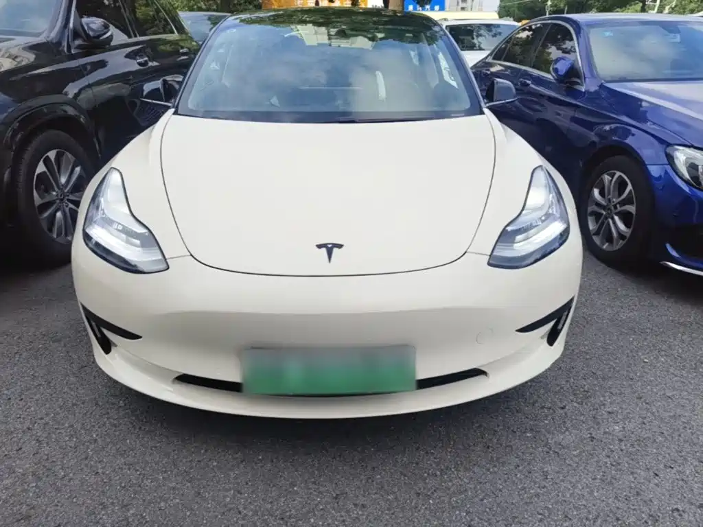 Tesla Model 3 — миниатюра 3