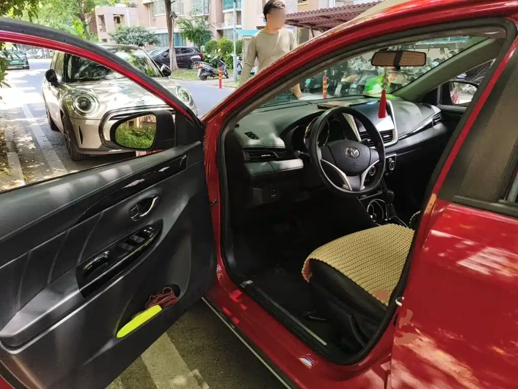 Toyota Yaris L — миниатюра 14