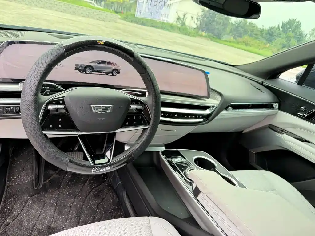 Cadillac Lyriq — миниатюра 13
