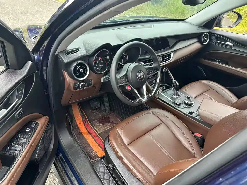 Alfa Romeo Stelvio — миниатюра 5